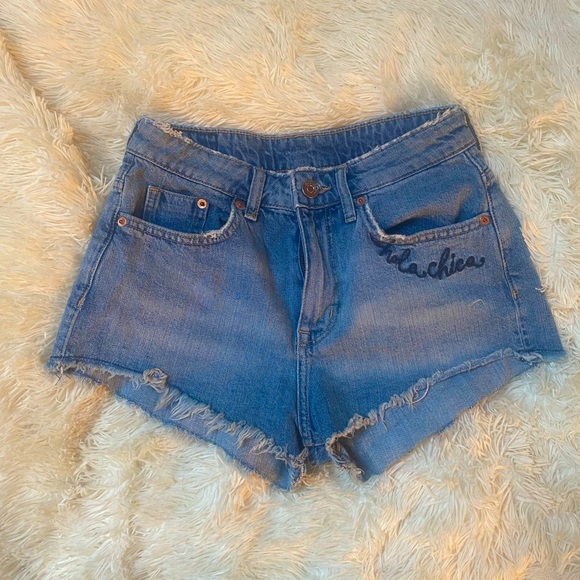 H&M “Hola Chica” Jean Shorts with Tiger on Back - Picture 1 of 4